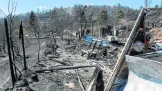 El regreso a La García, una pedanía de San Agustín, confirmó que cuatro de sus seis casas han sido destruidas por el incendio.