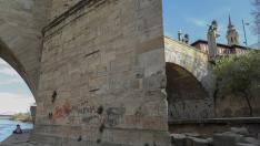 Grafitis puente de Piedra