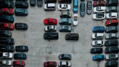 Vista aérea de un parking