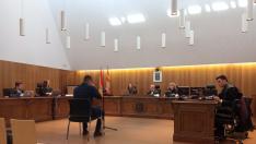 Primer día del juicio por agresión sexual a una menor de Barbastro de 15 años celebrado en la Audiencia Provincial de Huesca.