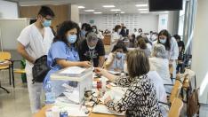 Los trabajadores votaron este jueves en las elecciones sindicales en el Hospital Miguel Servet.