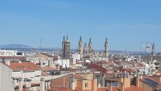 Vista de Zaragoza, con el Pilar al fondo