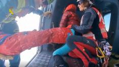 Rescate de una esquiadora de montaña lesionada en el Portillón superior de Benasque.