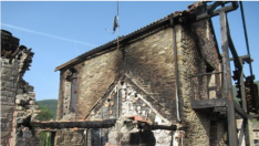 Las llamas arrasaron por completo en chalé, ubicado en la localidad de Castiello de Jaca.