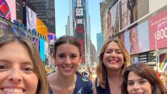 Montero, Ángela Rodríguez ‘Pam’ e Isa Sierra, en una de las fotos que difundieron de su viaje a Nueva York.