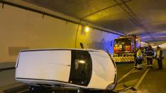 La furgoneta ha volcado en el interior del túnel, en la parte francesa.