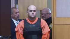 Joseph Eaton, de 34 años, mató a tiros a sus padres y a otras dos personas en una casa en Bowdoin, Maine (EE UU), y luego hirió a otras tres personas mientras conducía por una carretera.