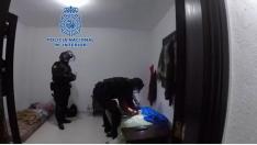 Policía Nacional durante la detención de los cinco presuntos autores del asesinato de un hombre en Arrecife (Lanzarote).