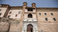 Fachada del castillo-palacio del Papa Luna en Illueca.