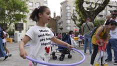 Más de 2.300 niños y niñas han salido a jugar a la calle y los parques de Huesca.