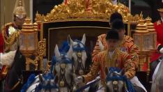 Carlos III y Camila llegan a Westminster en un carruaje especial