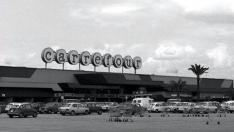 Hipermercado Carrefour en El Prat de Barcelona, el primero de la cadena inaugurado en España en 1973.