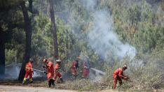 Los trabajos en el incendio de Las Hurdes y Gata se centran este sábado en la zona noreste de Ovejuela