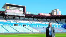 Juan Carlos Cordero,  director deportivo del Real Zaragoza, en el estadio de La Romareda.