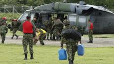 Las Fuerzas Militares de Colombia lanzan más de 100 kits de supervivencia para ayudar a los menores desaparecidos