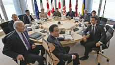Los líderes del G-7 y de la Unión Europea, junto al presidente ucraniano, Volodímir Zelenski, en su reunión de este domingo en Hiroshima, Japón.
