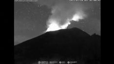 Continúa la intensa actividad en el volcán mexicano Popocatépetl