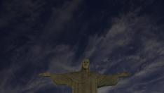 El Cristo Redentor de Río de Janeiro en penumbra