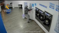 Así actuaban los ladrones que han desvalijado lavanderías por todo Aragón