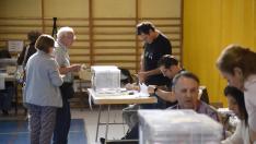 Fotos de la mañana electoral en Huesca