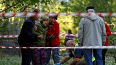 Una mujer llora ante la muerte de su hija en el ataque ruso sobre Kiev