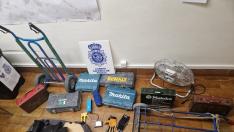Algunos de los objetos sustraídos y recuperados por la Policía Nacional.
