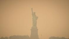 Nueva York cubierta de humo por los incendios de Canadá.