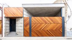 La Casa MM, en Leciñena, inspirada en un portón de una casa típica monegrina.