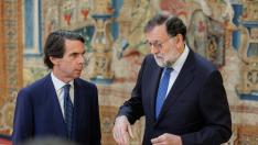 Aznar y Rajoy en la reunión del Real Instituto Elcano.