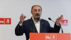 El presidente aragonés en funciones y secretario general del PSOE-Aragón, Javier Lambán, en la sede del partido, este jueves.