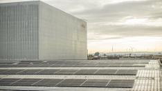 La planta fotovoltaica en La Cartuja, con 4.000 placas solares, es una de las más grandes de Aragón.