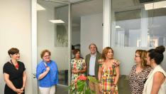 Natalia Chueca en su visita al centro Municipal de Servicios Sociales 'La Magdalena'