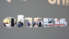 Militares ucranianos heridos que se encuentran en el Hospital Militar visitan el Acuario de Zaragoza