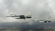 Dos cazas F-16 de la Fuerza Aérea danesa, en una imagen de archivo.