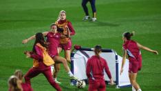 La selección española de fútbol femenino entrenando antes de su partido de semifinales contra Suecia.