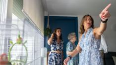 Visita de la alcaldesa Natalia Chueca a las viviendas sociales de Fray Luis Urbano de Zaragoza