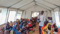 Refugiados sudaneses en un centro médico de la ONG Médicos sin Fronteras