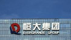 El logotipo de la compañía se ve en la sede de China Evergrande Group en Shenzhen, provincia de Guangdong