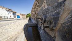 Fuente sin agua en Bádenas