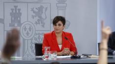 Isabel Rodríguez respondiendo a la prensa tras el Consejo de Ministros