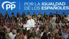 Feijóo recuerda a Sánchez que la igualdad diferencia una democracia de una dictadura