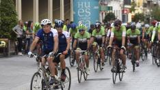 Salida de la Marcha cicloturista por la seguridad vial en Huesca.