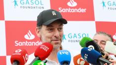 Pau Gasol, ex jugador de baloncesto de España asiste a los medios durante un acto de la Fundación Gasol en el Club de Golf Santander en Boardilla del Monte, Madrid.