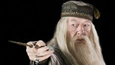 Michael Gambon, caracterizado como Albus Dumbledore en una película de la saga Harry Potter.