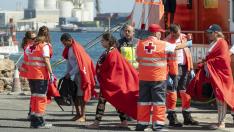 648 migrantes llegan a Canarias en pateras y cayucos desde la pasada medianoche