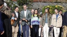 La familia real visita las tres aldeas asturianas ganadoras del premio al pueblo ejemplar