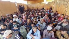 Los refugiados afganos abandonan Pakistán voluntariamente a medida que se acerca la fecha límite para la expulsión