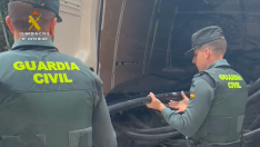 Cobre intervenido por la Guardia Civil de Ayerbe en una furgoneta.