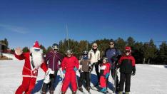 Papá Noel en una visita a las estaciones de esquí de Formigal y Panticosa gsc1