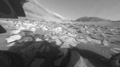 El rover Curiosity de la NASA capta un día marciano, del alba al ocaso